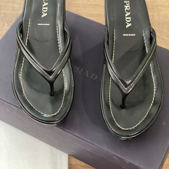 Prada wedge heeled flip flops - Picture 3 of 15
